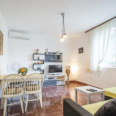 Apartment With A Parking Space Valbandon, - 11601