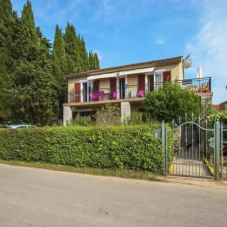 Apartman For Families With Children Valbandon, - 11601